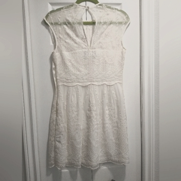 2/$20 - Dolce Vita - White Lace/Embroidered Dress - Size Small - Picture 4 of 7
